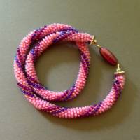 Halskette, Häkelkette rosa und altrosa, Länge 46 cm, Perlenkette aus Glasperlen gehäkelt, Rocailles, Häkelschmuck Bild 1