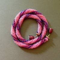 Halskette, Häkelkette rosa und altrosa, Länge 46 cm, Perlenkette aus Glasperlen gehäkelt, Rocailles, Häkelschmuck Bild 3