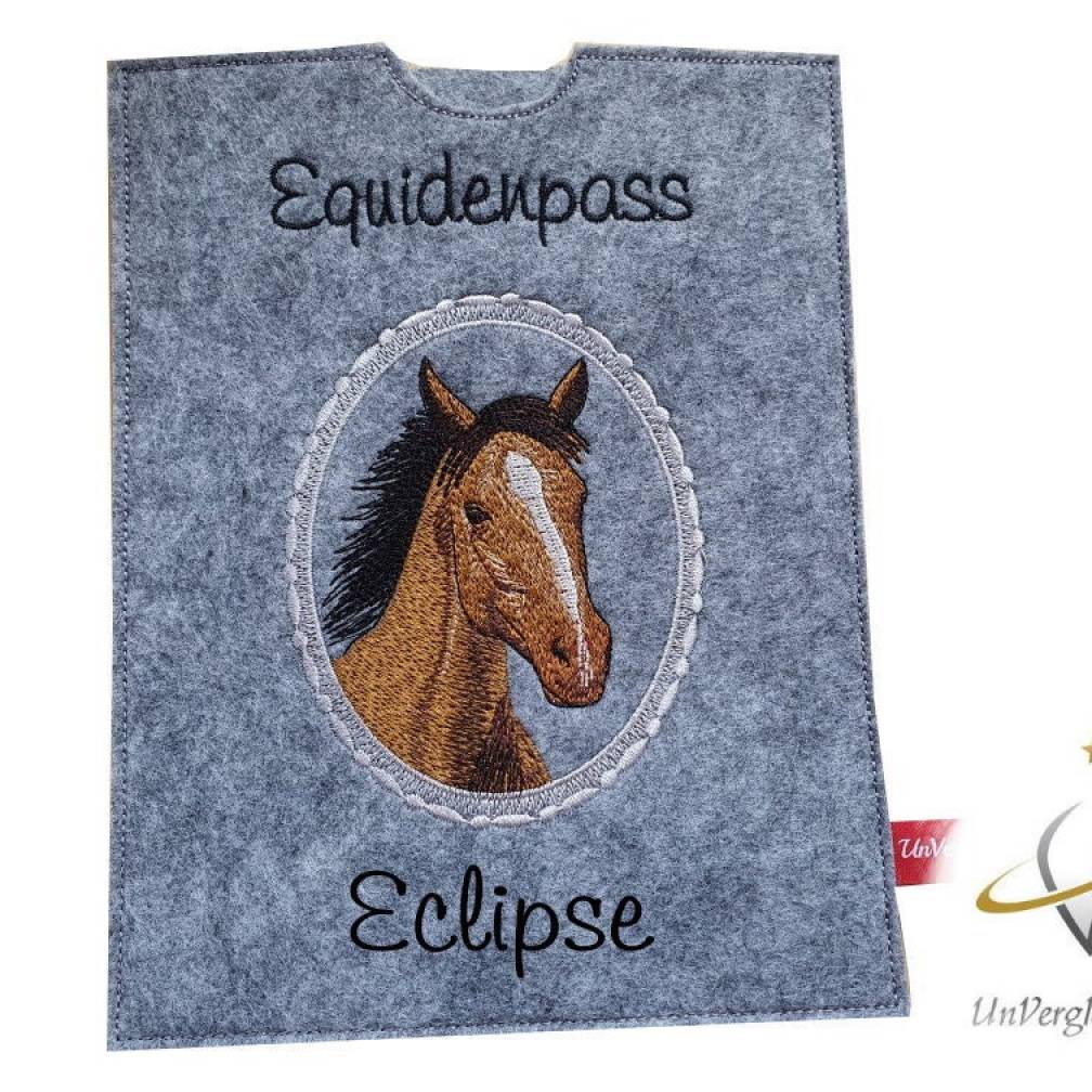 Hülle für Pferdepass/ Equidenpass Equidenpasshülle Hufeisen Namensbestickung Pferdepasshülle