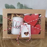 Handverziertes Kerzen-Set in Geschenkbox - Geschenk für Mama - Kerzenset mit Seifenherzen Bild 1