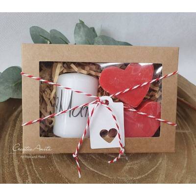 Handverziertes Kerzen-Set in Geschenkbox - Geschenk für Mama - Kerzenset mit Seifenherzen