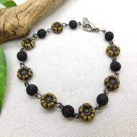 Armkettchen mit böhmischen Druckglasperlen in Beige-Schwarz und runden Lava-Perlen, Blumen, Blüten Bild 1
