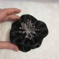 Schwarze Brosche Klammer Haarblume Trauer Anstecker Satin Blume "Julie" für festliche Anlässe Bild 8