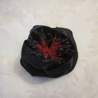 Dunkelblaue Haarblume Trauer Kopfschmuck Haarklammer Satin Blume "Aurelie" für festliche Anlässe Bild 6