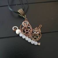 Schmetterling im Steampunk Design/ Schmuck aus Zahnrädern/ Drahtschmuck mit Perlen/ Unikat Halskette Bild 6