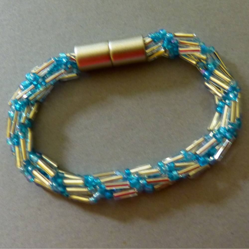 Armband, Häkelarmband türkis silber, Länge 18 cm, aus Perlen und Stiftperlen gehäkelt, Glasperlen, Armkettchen, Schmuck Bild 1