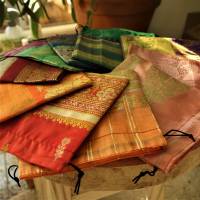 10x Schmucksäckchen aus indischen Sari-Stoffen, ca.13x14 cm Bild 2