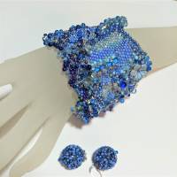 Funkelnde Ohrringe blau lila handgemacht mit 20 mm Stickperlen handgestickt  an Silber Bild 5