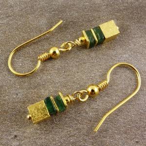 Ohrringe mit Smaragd, vergoldetem Sterlingsilber, Ohrhänger gold, grüne Edelstein Würfel-Ohrringe Bild 7