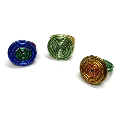 Spiralring aus Aludraht im Farbverlauf - Unikat