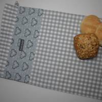 Brotbeutel *speciale* Baumwolle grau-kariert/ graue Herzen mit Kordel von friess-design Bild 1