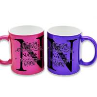 Metallic-Effekt Tasse beidseitig mit Namen / pink oder lila / Buchstabe / Ornament Bild 1