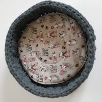 Hundekörbchen aus Textilgarn gehäkelt mit Einlage Bild 2