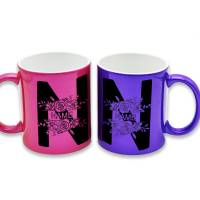 Metallic-Effekt Tasse beidseitig mit Namen / pink oder lila / Buchstabe / Blume Bild 1