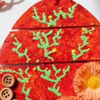 Osterei GÄNSEBLÜMCHEN Collage Acrylmalerei auf einem Holzei Künstler-Ei Wanddeko Collage Blütenbild Osterdekoration Bild 4