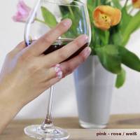 Ring Harlekin im verspielten Farbmuster aus Baumwolle mit Glaswachsperlen Bild 1