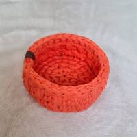gehäkelter Korb aus Textilgarn orange (18 cm) Bild 2