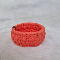 gehäkelter Korb aus Textilgarn orange (18 cm) Bild 3