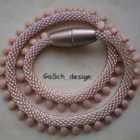 Häkelkette, gehäkelte Perlenkette * Drachenschwanz pastell pfirsich Bild 1