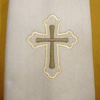 Gotteslobhülle handgefertigt Filz 3mm weiss Kreuz grau beige gold personalisierbar Name und Datum bestickt Bild 1