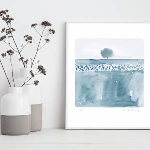 Aquarelldruck Wiese mit Baum in Blau, abstrakte Kunst für Küche, Wohnzimmer, Schlafzimmer, Arztpraxis oder Wartezimmer Bild 5