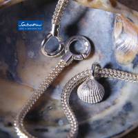 Armband "Strandläufer" feine Silberfuchsschwanzkette mit einer kleinen Muschel Bild 4