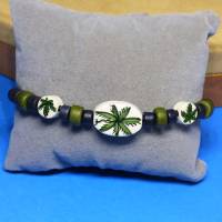 Armband, Freundschaftsband Blätter, grün, creme, schwarz, aus Keramikperlen geknüpft,  Armschmuck, Freunde + Freundinnen Bild 3