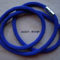Häkelkette, gehäkelte Perlenkette * Unendlich viel Marineblau auf 88 cm Bild 1