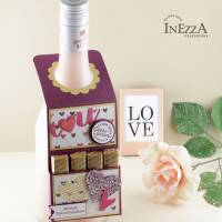 Romantischer Flaschenanhänger mit Schokoladenfach Valentinstag Geldgeschenk Bild 1