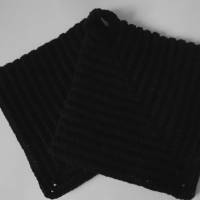 2er Set handgehäkelter Topflappen in schwarzem Baumwollbändchengarn handgefertigt Bild 1