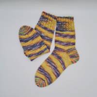Gestrickte bunte Socken hand-dyed, Gr. 38/39, Stricksocken, Kuschelsocken, handgestrickt von la piccola Antonella Bild 1