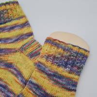 Gestrickte bunte Socken hand-dyed, Gr. 38/39, Stricksocken, Kuschelsocken, handgestrickt von la piccola Antonella Bild 5