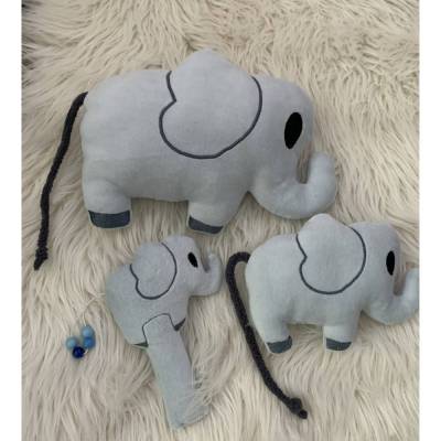 Stickdatei Lola Elefant mit Rassel  In the Hoop Set 666  Maschinenstickerei Baby