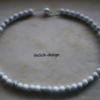 Fädelkette, gefädelte Perlenkette * Halbedelsteine Howlith, weiß mit grau Bild 2