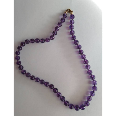 Amethystkugelkette 45 cm – Edelsteinkette mit 8 mm Kugeln & vergoldetem Karabiner