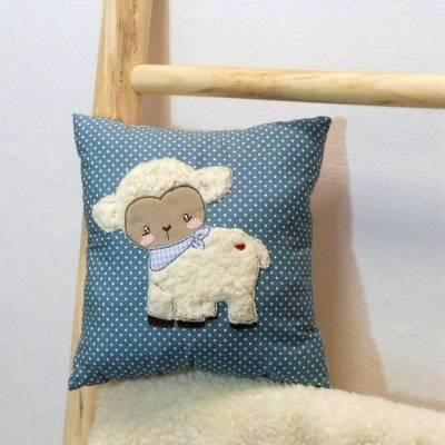 Personalisiertes Namenskissen Schaf 25x25cm – Besticktes Babykissen grün zur Geburt, Taufe, Geburtstag
