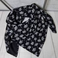 Dreieckstuch XXL aus Musselinstoff in Ginkgo schwarz, Musselintuch, leichter Schal, handmade von la piccola Antonella Bild 1