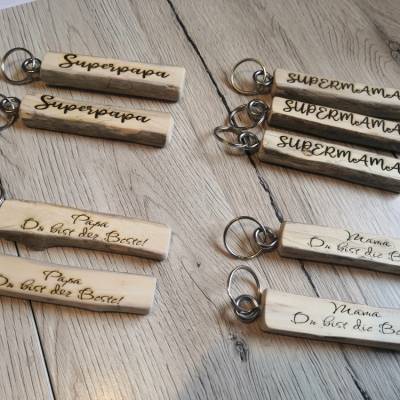 Schlüsselanhänger aus Treibholz mit Wunschgravur