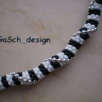 Häkelarmband, gehäkeltes Perlenarmband * Zebra mit Silberblick Bild 2