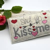 Stickdatei Valentinstag Mug Rug Schokohülle Herzen shut up and kiss me Bild 8