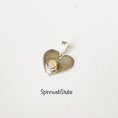 Kettenanhänger aus Silber "Herzchen mit Opal"