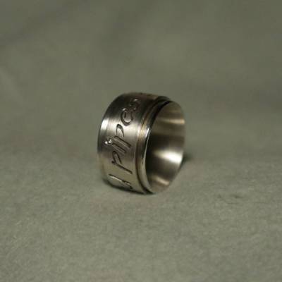 Lucky Biker! Drehring "loud pipes save lives"