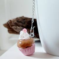 Teeei mit handmodelliertem Cupcake Anhänger Bild 3