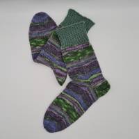 Gestrickte dickere Socken in lila grün, Gr. 40/41, Stricksocken,Kuschelsocken aus 6 fach Sockenwolle handgestrickt Bild 1