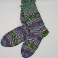 Gestrickte dickere Socken in lila grün, Gr. 40/41, Stricksocken,Kuschelsocken aus 6 fach Sockenwolle handgestrickt Bild 3