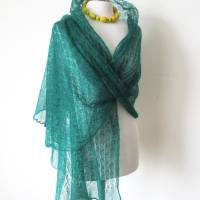 Tuch gestrickt aus Mohair in Smaragdgrün, zarte Stola Hochzeit, elegante Lace-Schal. Geschenk für sie Bild 5