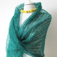 Tuch gestrickt aus Mohair in Smaragdgrün, zarte Stola Hochzeit, elegante Lace-Schal. Geschenk für sie Bild 7