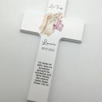 Taufkreuz / Kinderkreuz personalisiert "Hände rosa" Wandkreuz aus Holz Bild 2