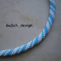 Häkelarmband, gehäkeltes Perlenarmband * Zarte Liebe - weiß und hellblau Bild 2