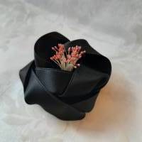 Schwarze Brosche Haarblume Kopfschmuck Haarklammer Satin Blume "Louise" für festliche Anlässe Bild 3